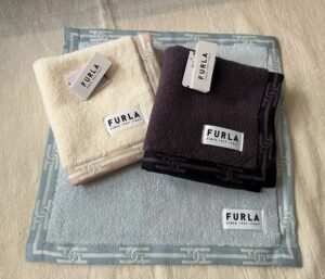 FURLA ハンカチ