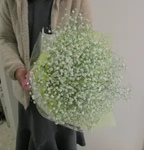 カスミソウの花束