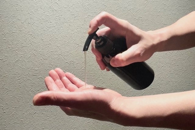 頭皮をマッサージして血行促進