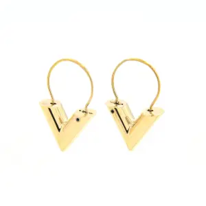 LOUIS VUITTON ピアス・エセンシャル V ゴールド M61088