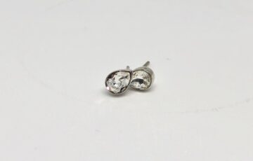 ピアス