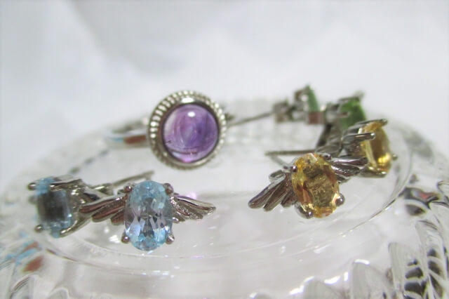 ピアス